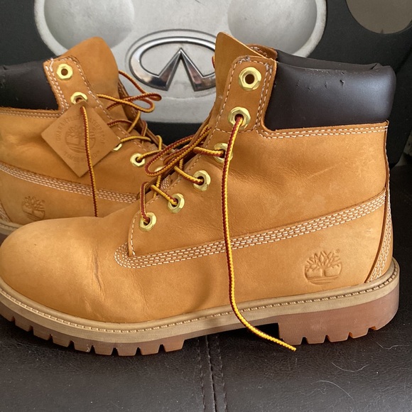 Timberland Boots - Picture 3 of 5